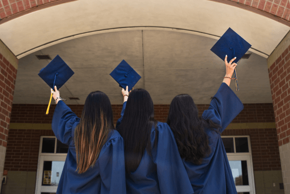 6 Ways Recent College Grads Can Market Themselves on LinkedIn